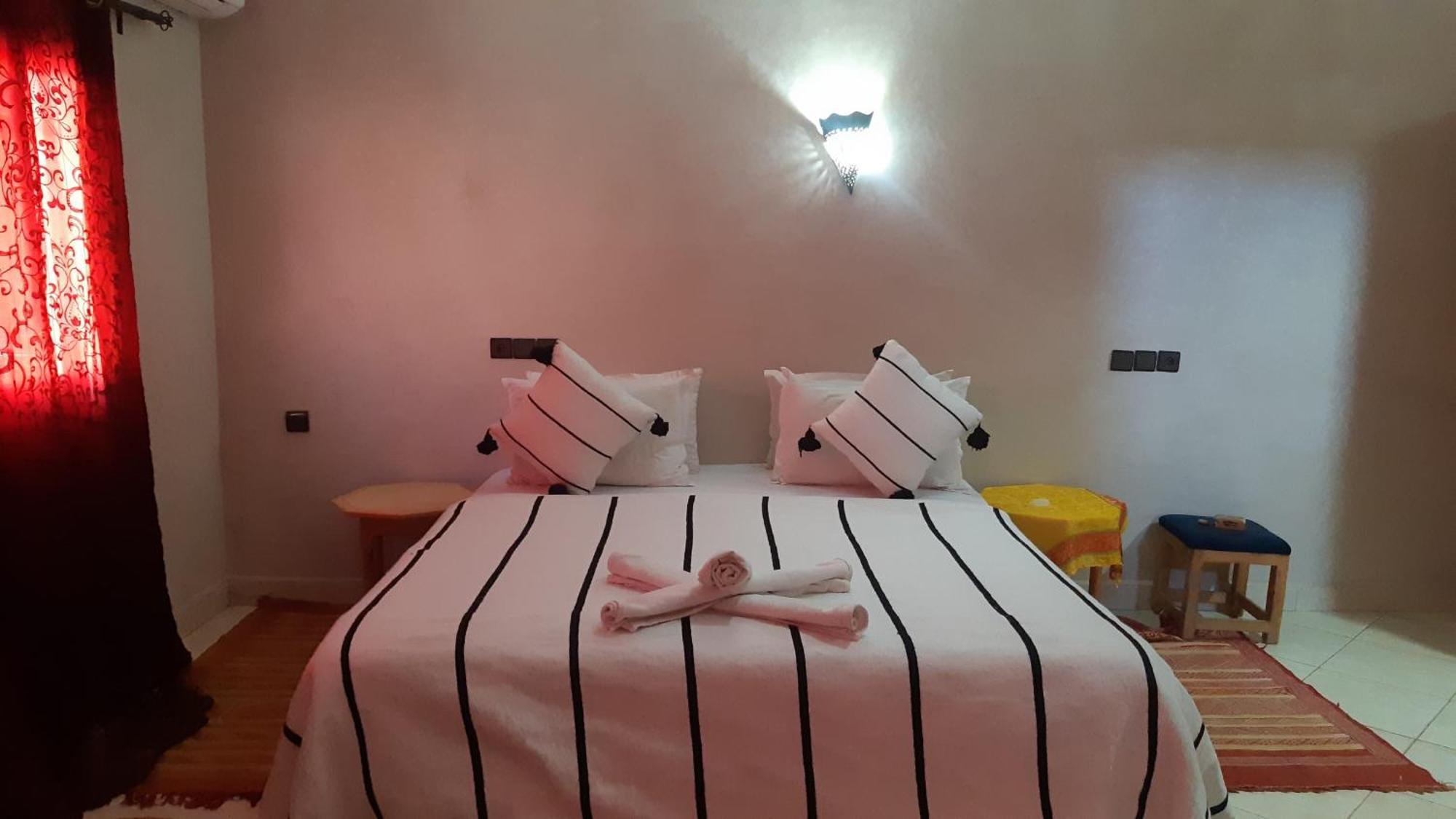 Hotel Restaurant Dar Al Madina Tinghir Ngoại thất bức ảnh